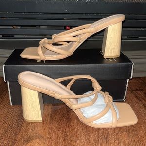 NEW Beige/Tan Block Heel Knot Strapped Sandals